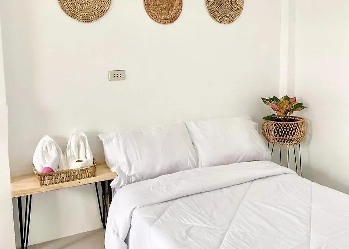 Flat W/ Netflix Near Airport And Beach! Lapu-Lapu City