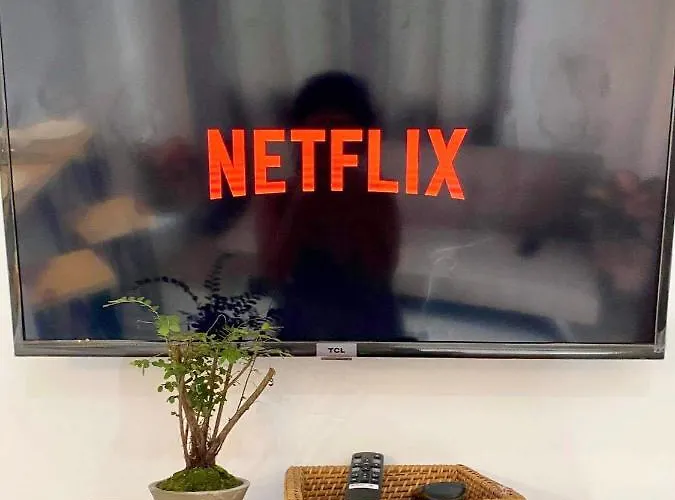 Flat W/ Netflix Near Airport And Beach!